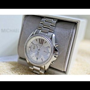 NWOT Michael Kors 6537 Bradshaw